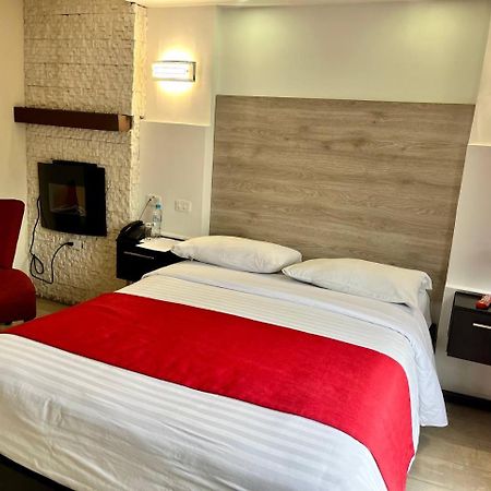 Hotel Imperial Ambato Esterno foto