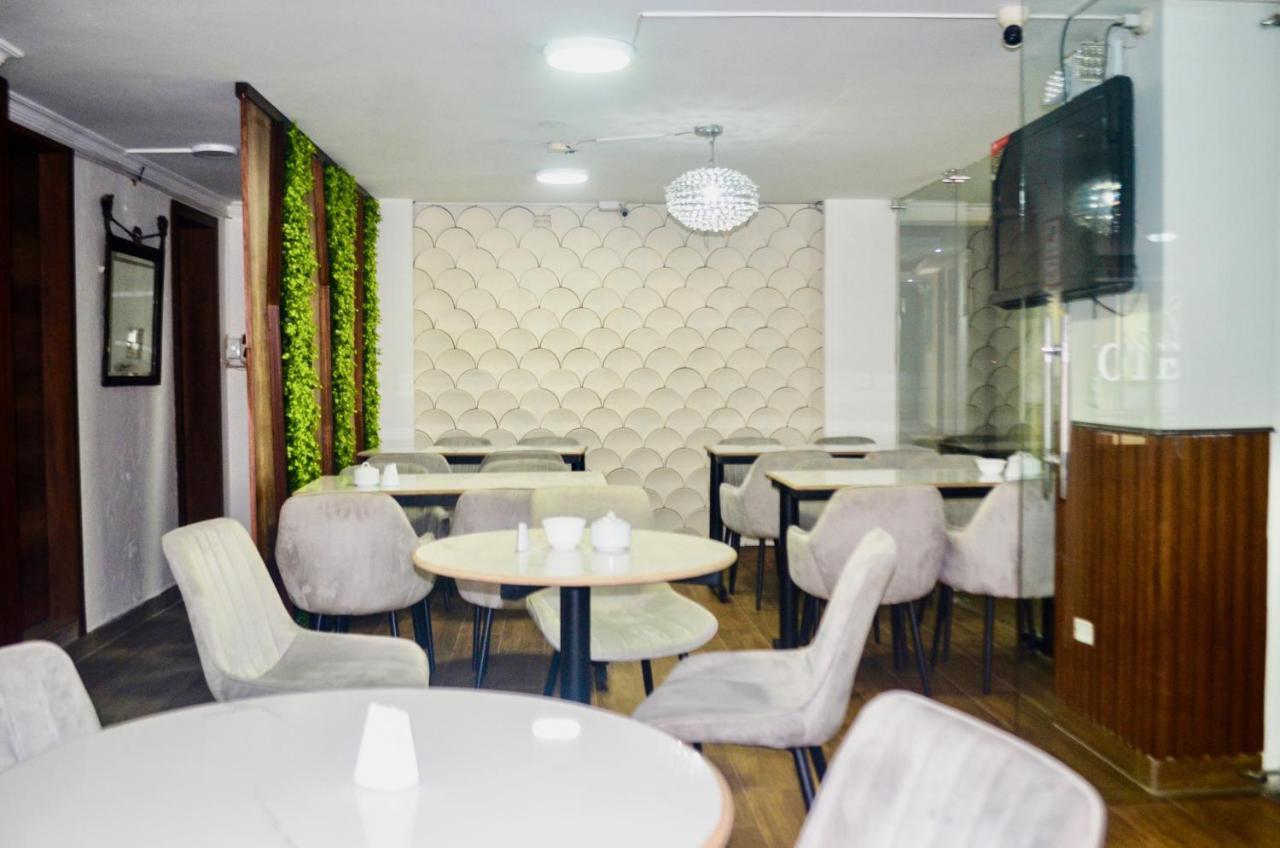 Hotel Imperial Ambato Esterno foto