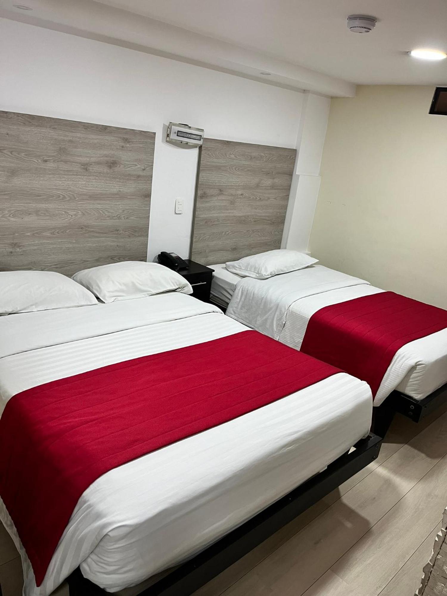 Hotel Imperial Ambato Esterno foto
