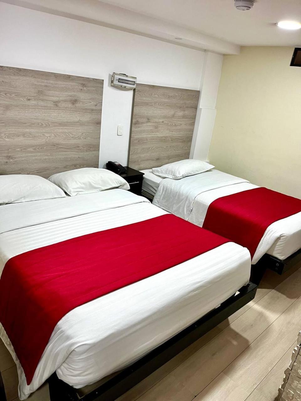 Hotel Imperial Ambato Esterno foto