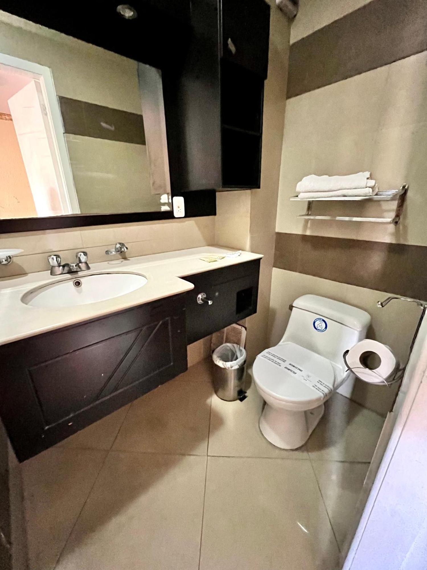 Hotel Imperial Ambato Esterno foto