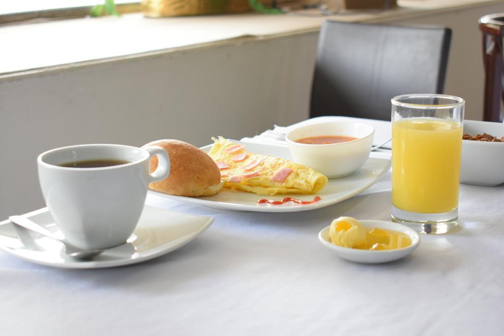 Hotel Imperial Ambato Esterno foto